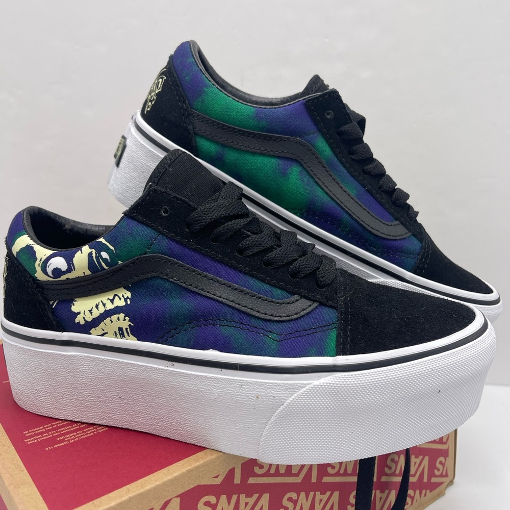 Vans WMNS Black Multi Old Skool Stackform
Midnight Glow Black
Platform Sneakers - Picture 9 of 16